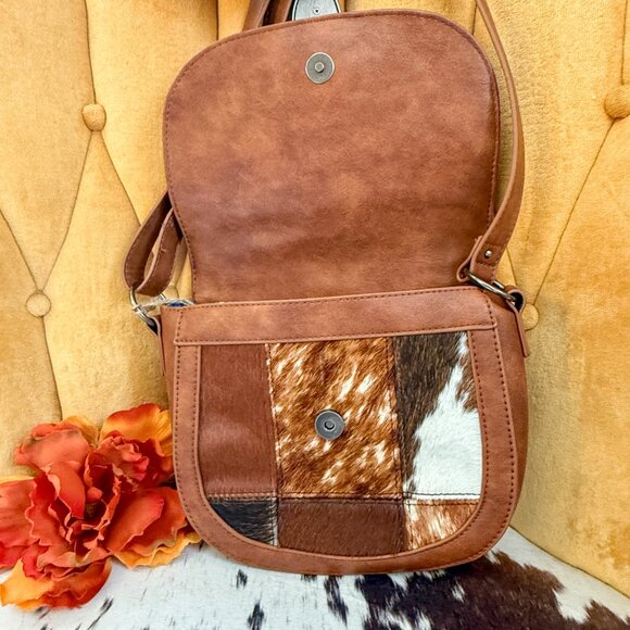 NEW Catchfly Cowhide Patchwork Denim Inlay Crossbody Saddlebag Western Purse - Picture 2 of 3